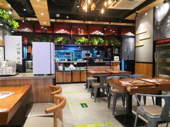 -渝是乎酸菜鱼·川渝小炒(新世界百货望京店)