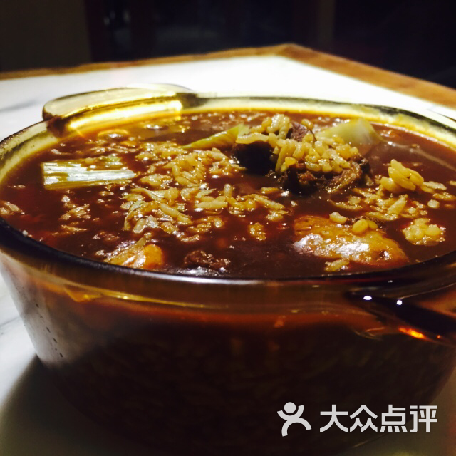 小吊梨湯招牌牛肉燴飯松仁爆三鮮雞毛菜