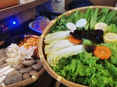 -尚尚仙·酸汤猪手·猪肚鸡火锅(华联万柳购物中心店)