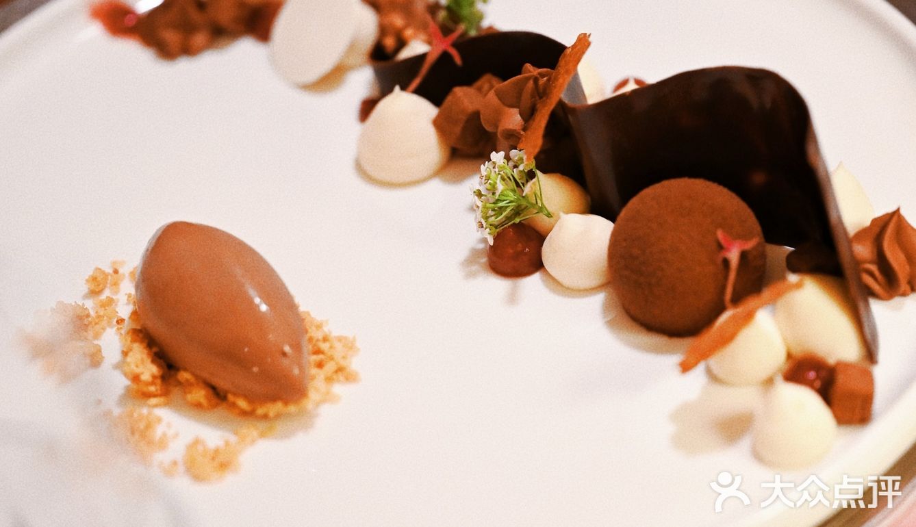 提前预订了TERRAZAS台阶红酒和酒店合作菜单