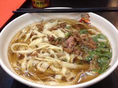 -顺溜·手工刀削面·黑金店(铜锣湾店)