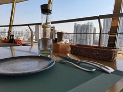 -杏荟旋转餐厅(广州爱群店)