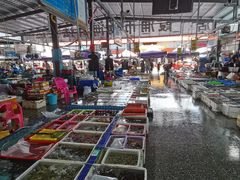 -霞涌市场海鲜摆卖区