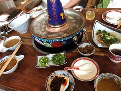 -毛辣果·贵州红酸汤牛肉火锅(西单店)