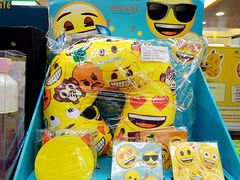 -全家便利店(洛川东路店)