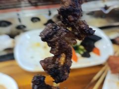 -哈尔滨小酒馆·鲜肉现穿自助烧烤(康新花园店)