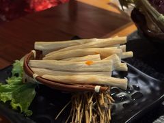 -湊湊火锅·茶憩(南京东路悦荟店)