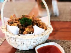 -Chom Cafe and Restaurant