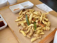 翠花炸鲜蘑-关东小磨东北菜(上海长风大悦城店)