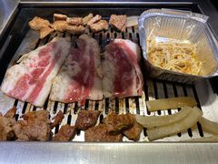 -臻牛烤肉