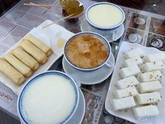 -周大娘牛乳(旧寨古村总店)