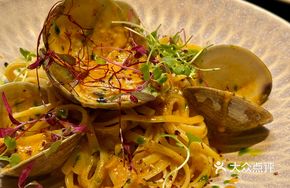 Clam Curry Cream Flat Noodles