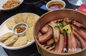 Selenium-Enriched Cutting Board Sausage