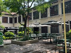 -星巴克(上海长宁来福士1F店)