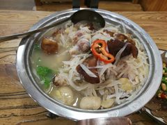 阿家村酸汤猪脚-遇见阿家村云南菜(魏公村店)