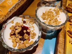 燕麦樱桃优格碗-HELLO MUSAE 拾光缪斯餐厅·纯正希腊风味(苏州中心店)