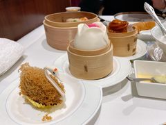 鲍鱼烧卖.玫瑰花卷.天鹅酥三拼-翠园(兴业太古汇店)