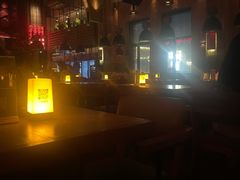 -FOUR PLAY BAR