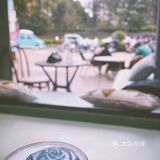 出来绕了几圈，搜了附近的咖啡馆。最近就是有瘾