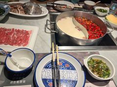 -尚尚仙·酸汤猪手·猪肚鸡火锅(华联万柳购物中心店)