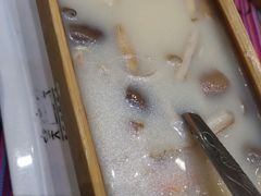 -香巴拉云南餐厅(华莱坞店)