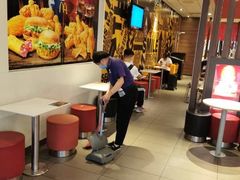-麦当劳(汉口火车站候车室店)