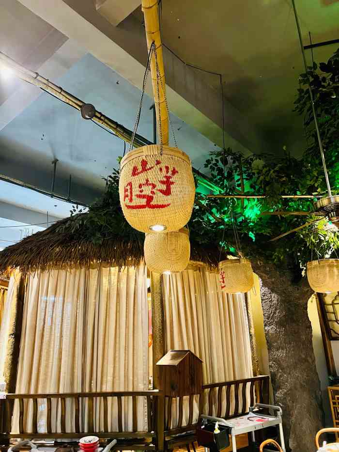 山芋腔苏北菜(盐城滨海店)-"眼花缭乱的中堂外摆,饥肠辘辘的一行,控制