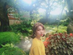 -Chom Cafe and Restaurant