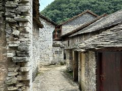 -高荡千年布依古寨旅游景区