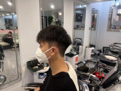-15C7 男士理发馆 烫染专业店