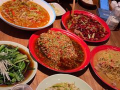 -先启半步颠小酒馆(白麓里店)