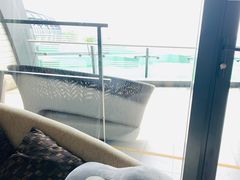 -上海滴水湖皇冠假日酒店