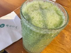 牛油果菠菜汁-雕刻时光咖啡馆(北师大店)