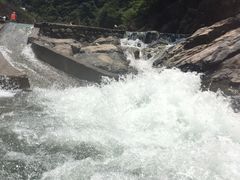 -安吉龙王山峡谷漂流