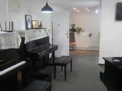-梅纳·钢琴声乐架子鼓Mena Music(双井店)