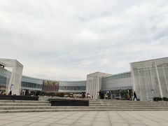 门口商业综合体-成都大熊猫繁育研究基地
