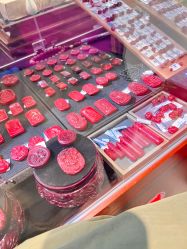 -灵彩珠宝(朗香街店)