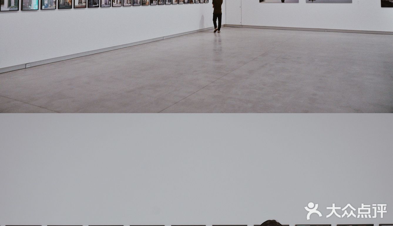 南京看展🤳漫步云端在52层的空中美术馆