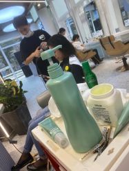 -PE SALON 