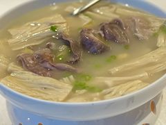 -景月阁空中食府(希尔顿酒店)