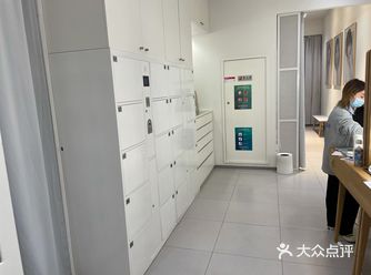 拍个满意的证件照不容易，天真蓝还是可以的，可以提前在