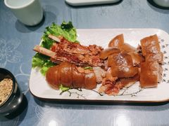 -乔家小院•非遗驴肉•本地小海鲜(滨河路店)