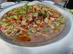 -兔行天下-鸿鹤鲜锅兔(中海国际店)