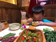 -老滇山寨•云南特色菜•地方菜•民族风情歌舞表演(金碧店)