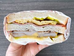 大满足鸡排三明治-Cafe on warm(丹霞店)