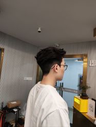 -即型男士理发工作室