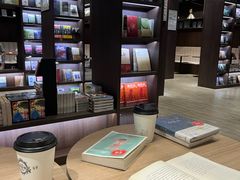 -钟书阁(群光广场店)