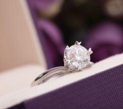 点击看大图 威德钻石-威德钻石-克拉钻大本营(南京东路店)