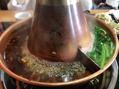 -果松木炭酸菜铜火锅·外婆参鸡汤