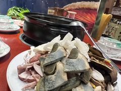 -菌之家·专业纯野生菌火锅·特色炒菌